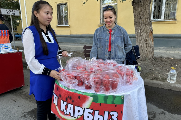 На проспекте Шакарима открыли обновленный сквер